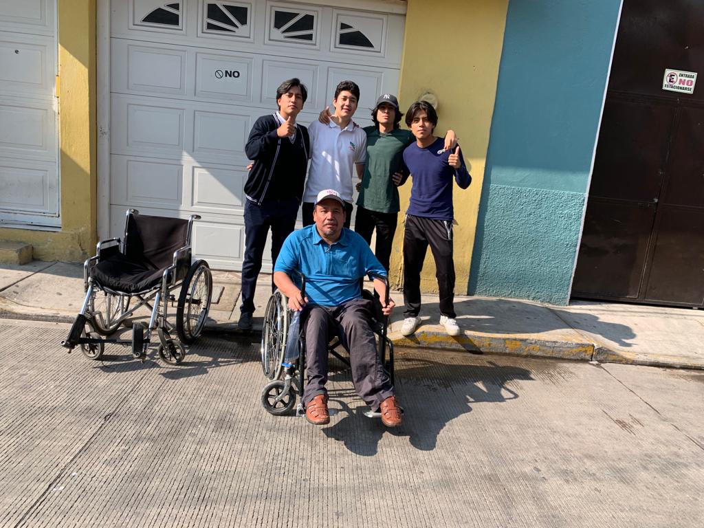 Equipo RuedaTec con sillas de ruedas